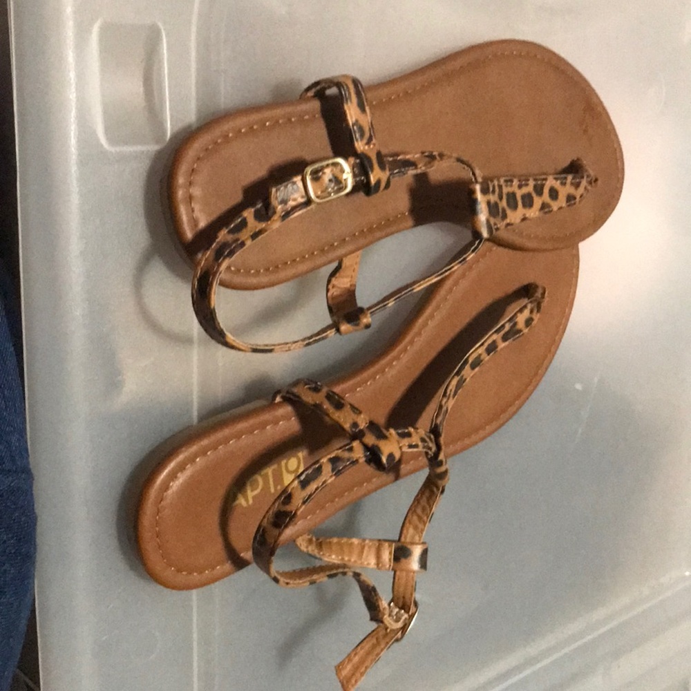 Leapord sandals